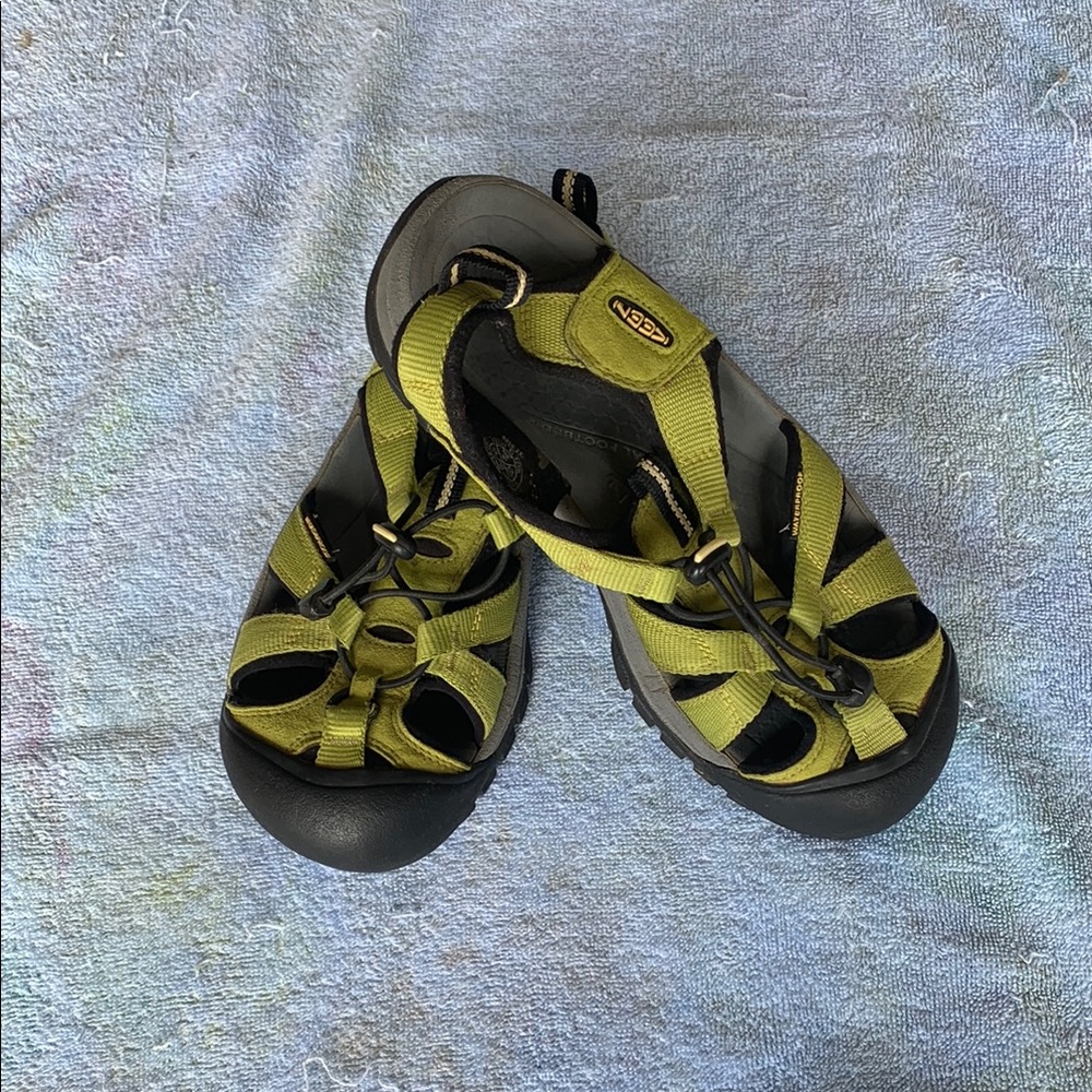 KEEN Green and Black Sandals